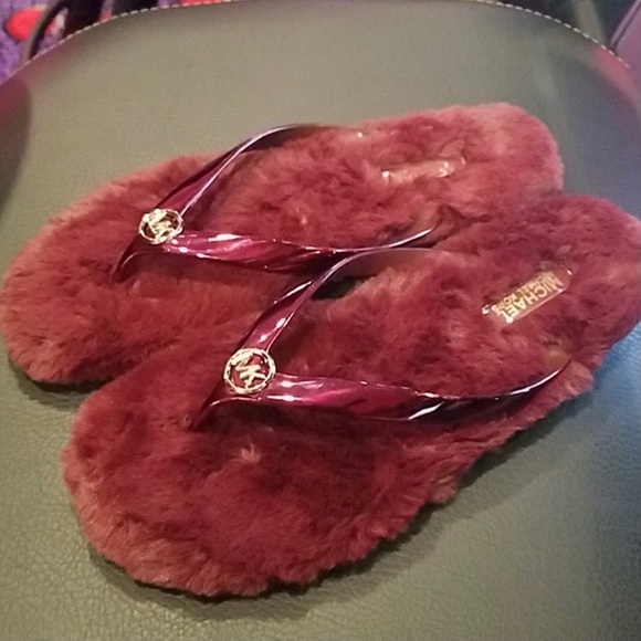 Women’s New MK Fur Lined Flip Flops Size 6 - Picture 3 of 3